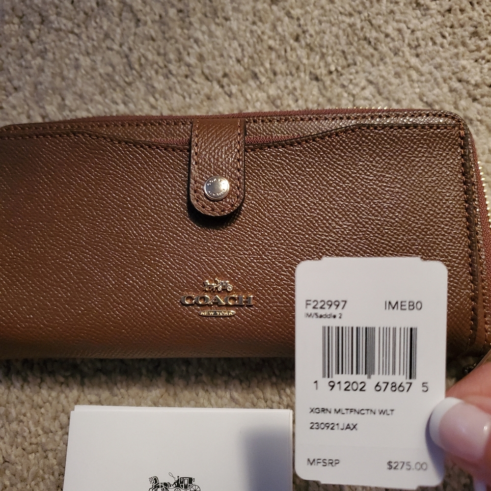 Coach wallet (authentic)
